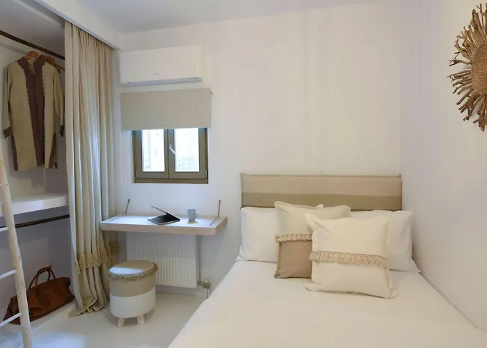 Executive Paros Aiolos Private Pool & Jacuzzi Kostos 别墅 *